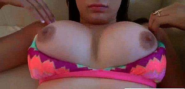  Sexy Gril In Front Of Cam Please Herself With Crazy Stuffs vid-11